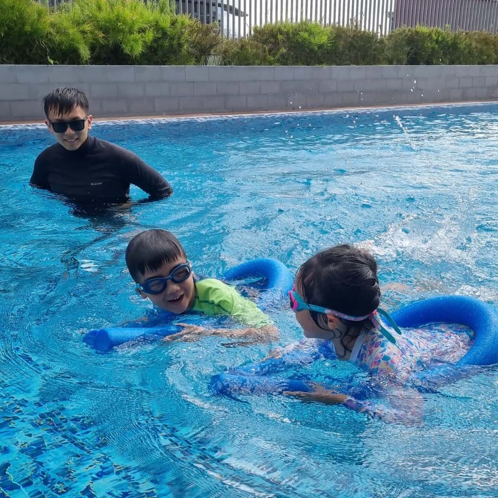 JustSwim student learning to swim with their certified coach